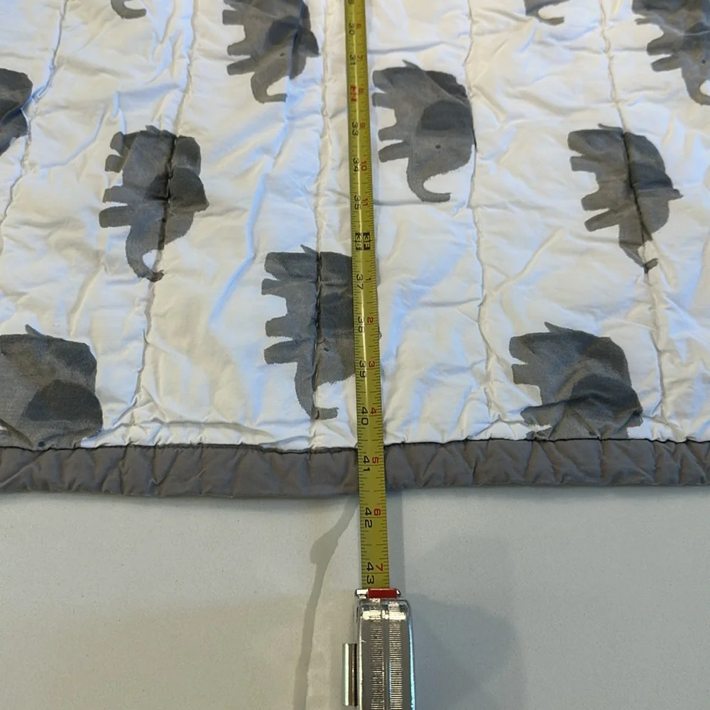 Crate & Barrel Kids elephant excursion organic cotton crib toddler quilt 🤍🐘🩶